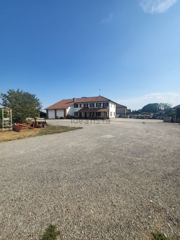 casa indipendente in vendita a Pavia in zona Motta