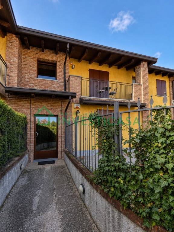 appartamento in vendita a Pavia in zona Ca' Della Terra