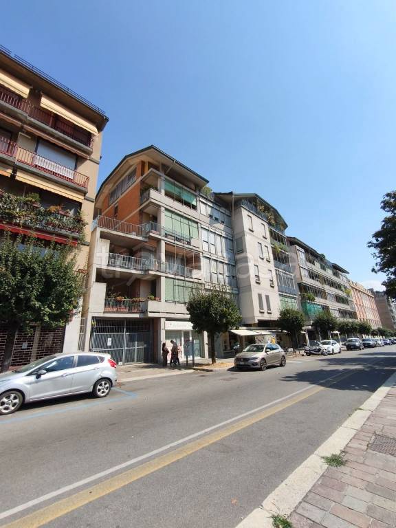 appartamento in vendita a Pavia in zona Centro Città