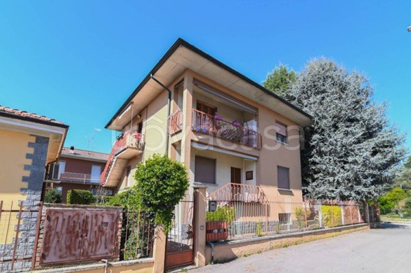 casa indipendente in vendita a Pavia in zona Vallone