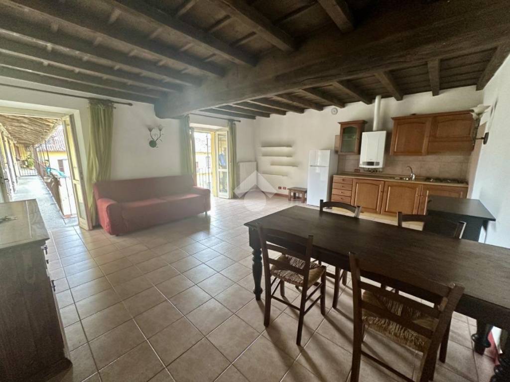 appartamento in vendita a Pavia in zona Centro Città