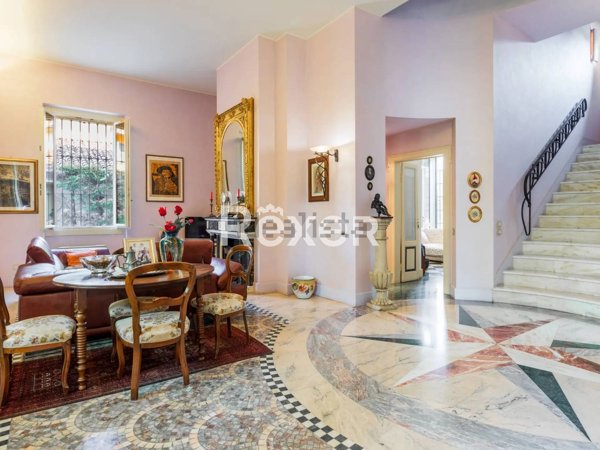 casa indipendente in vendita a Pavia in zona Borgo Calvenzano