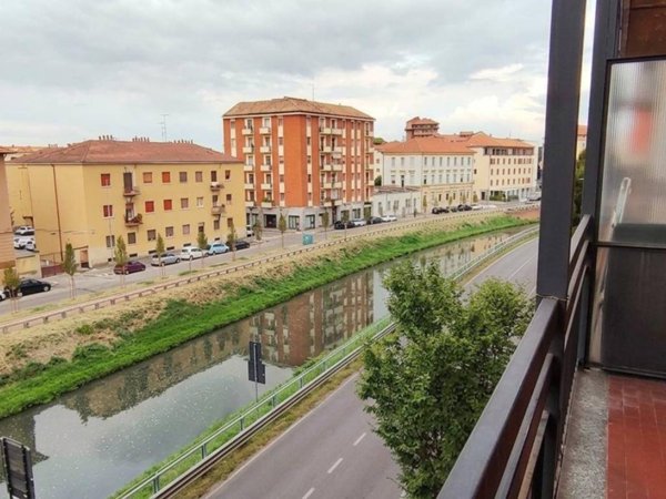 appartamento in vendita a Pavia in zona Centro Città