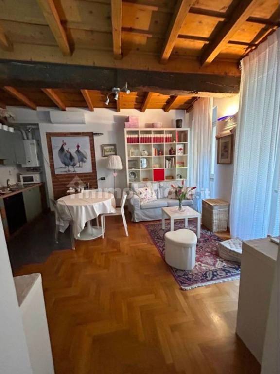 appartamento in vendita a Pavia in zona Centro Città