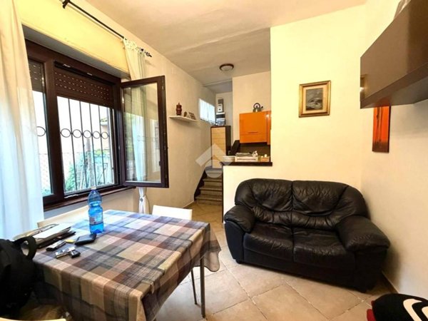 casa indipendente in vendita a Pavia in zona Mirabello