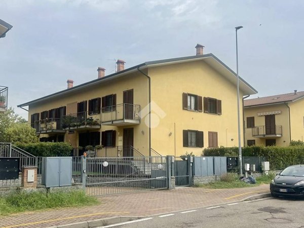 appartamento in vendita a Pavia in zona Vallone