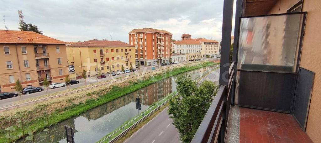 appartamento in vendita a Pavia in zona Centro Città