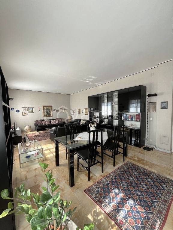 appartamento in vendita a Pavia in zona Centro Città