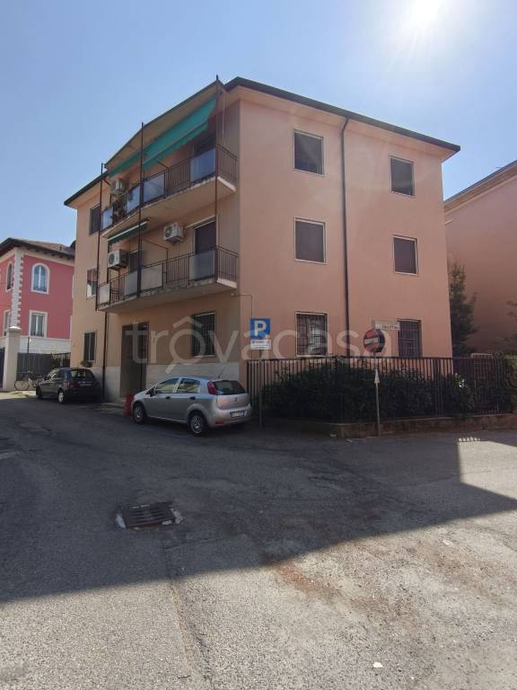 appartamento in vendita a Pavia in zona Centro Città