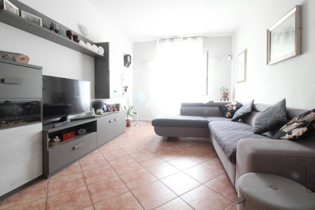 appartamento in vendita a Pavia in zona Vallone