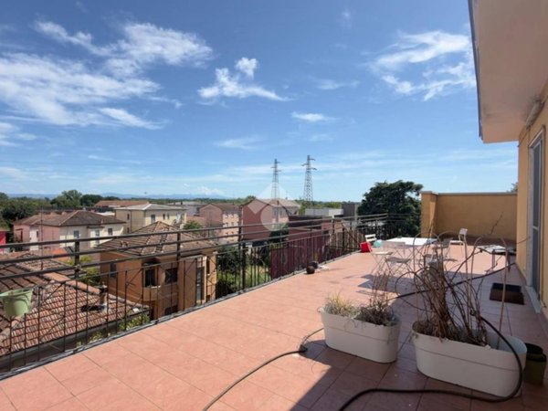 appartamento in vendita a Pavia in zona Casa sul Fiume