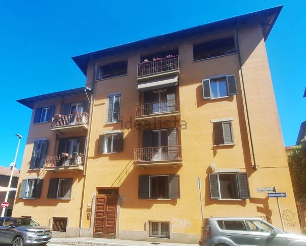 appartamento in vendita a Pavia in zona Centro Città