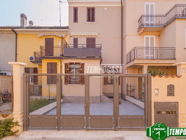 appartamento in vendita a Pavia in zona Stazione