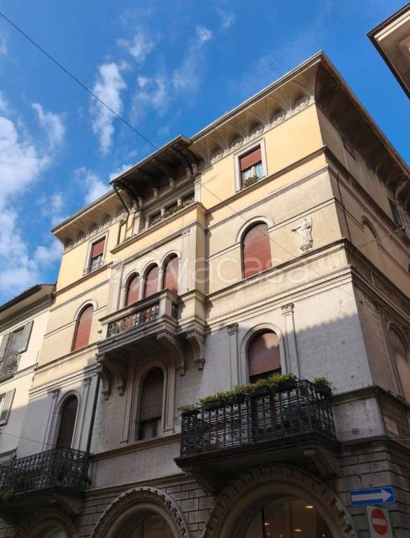 appartamento in vendita a Pavia in zona Centro Città