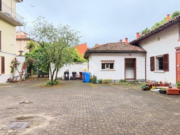 casa indipendente in vendita a Pavia