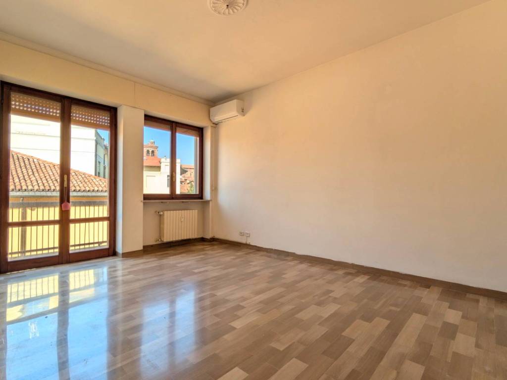 appartamento in vendita a Pavia in zona Centro Città
