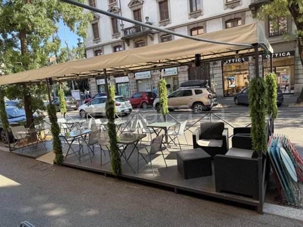 negozio in vendita a Pavia in zona Stazione