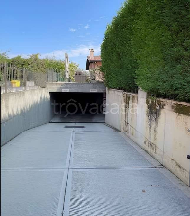 appartamento in vendita a Pavia in zona Fossarmato