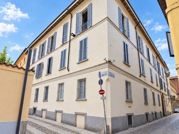appartamento in vendita a Pavia in zona Centro Città
