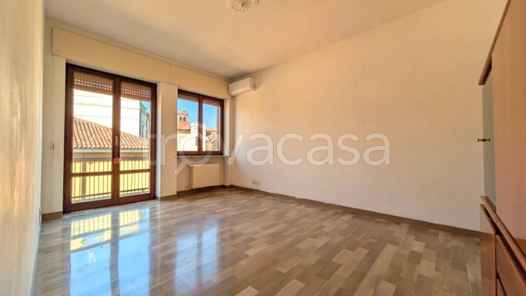 appartamento in vendita a Pavia in zona Centro Città