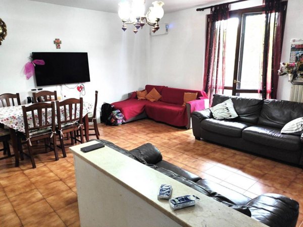 appartamento in vendita a Pavia in zona Vallone