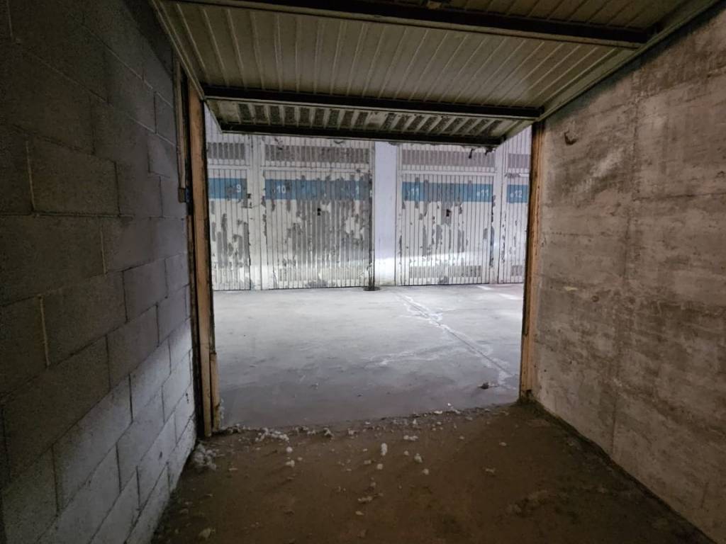 box auto in vendita a Pavia in zona Stazione