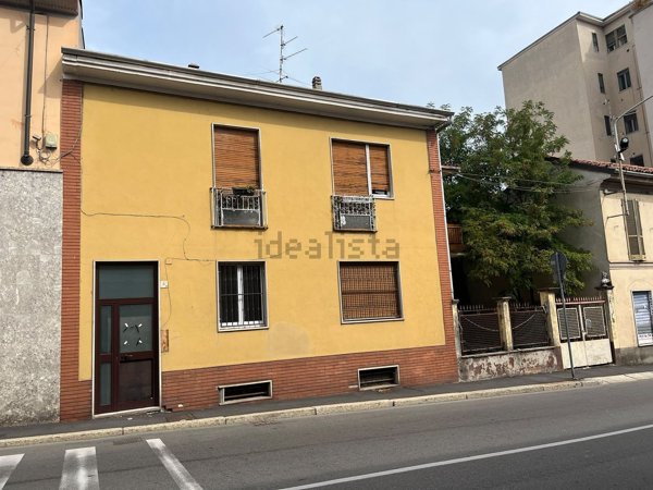 casa indipendente in vendita a Pavia in zona San Pietro