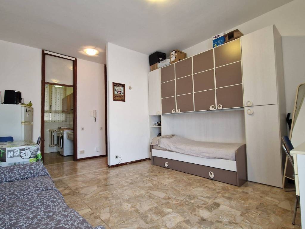 appartamento in vendita a Pavia in zona Stazione