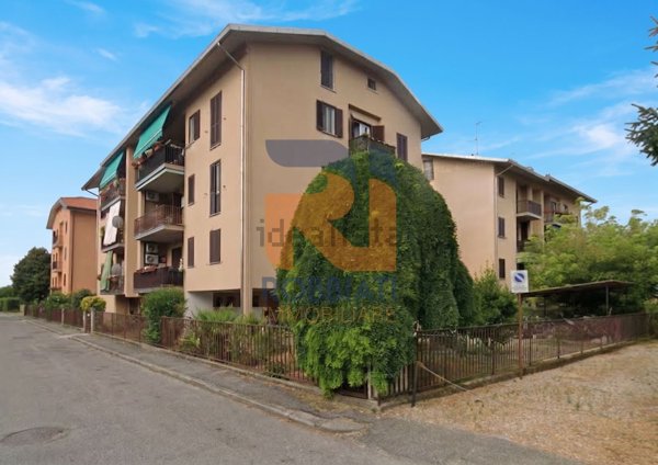 appartamento in vendita a Pavia in zona Borgo Ticino