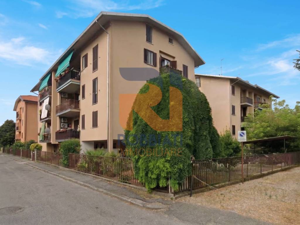 appartamento in vendita a Pavia in zona Borgo Ticino