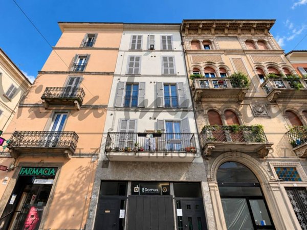 negozio in vendita a Pavia in zona Centro Città