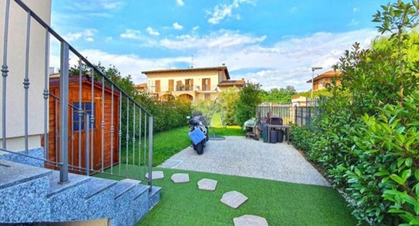 appartamento in vendita a Pavia in zona Policlinico