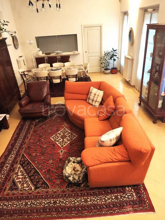 appartamento in vendita a Pavia in zona Centro Città