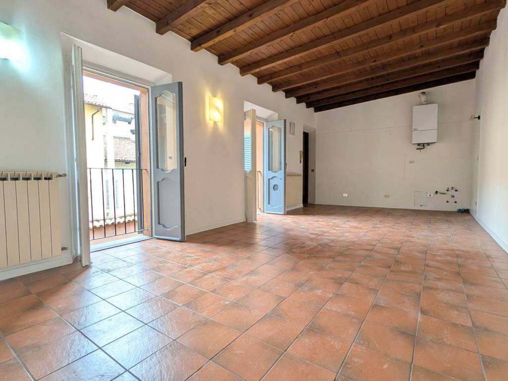 appartamento in vendita a Pavia in zona Centro Città