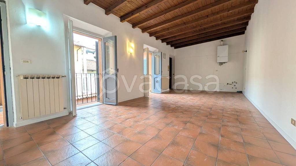 appartamento in vendita a Pavia in zona Centro Città