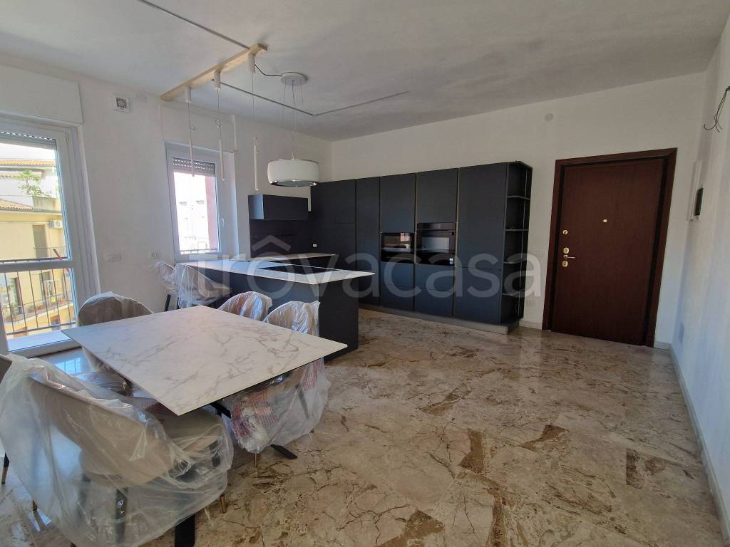 appartamento in vendita a Pavia in zona Centro Città