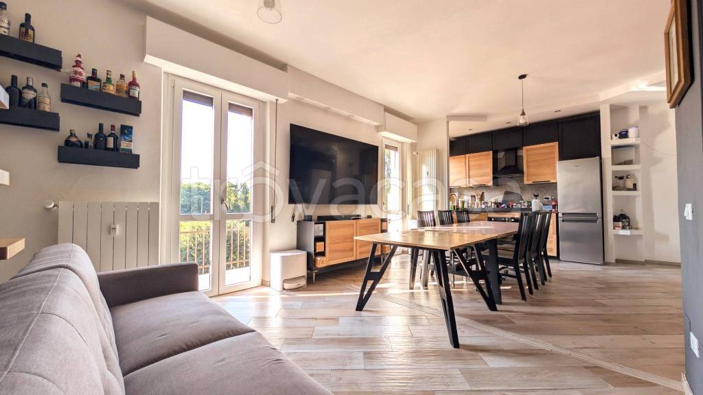 appartamento in vendita a Pavia in zona Borgo Ticino