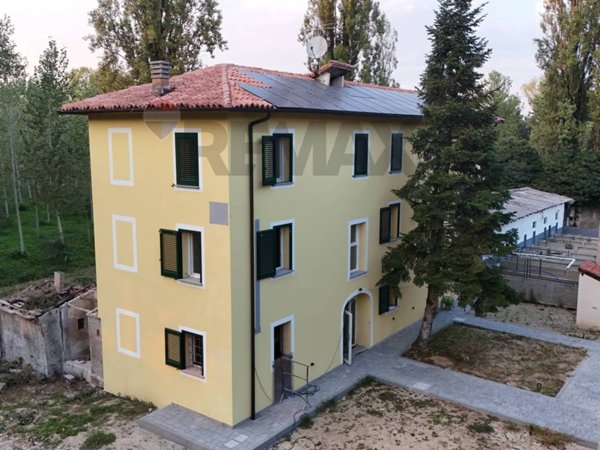 appartamento in vendita a Pavia in zona Borgo Ticino