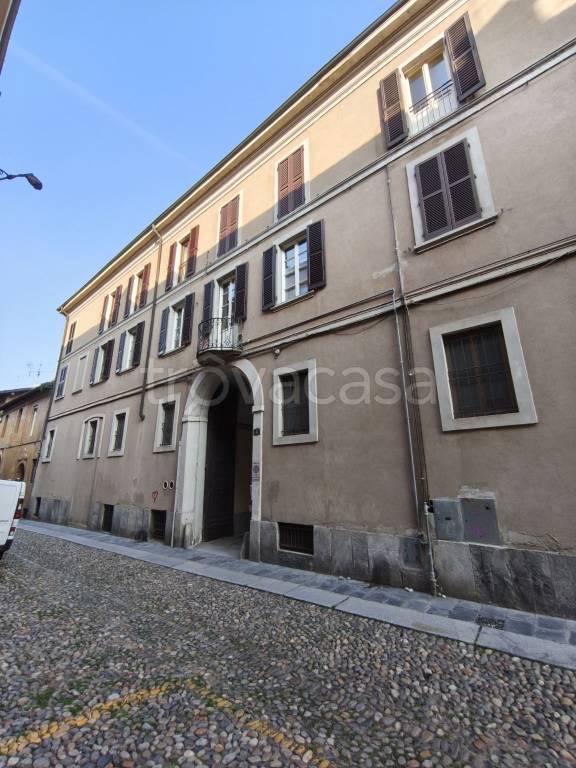 appartamento in vendita a Pavia in zona Centro Città