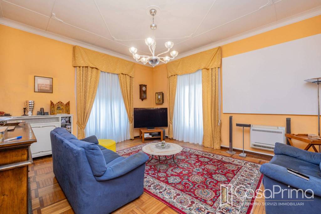 appartamento in vendita a Pavia in zona Centro Città