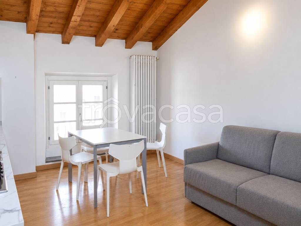 appartamento in vendita a Pavia in zona Centro Città