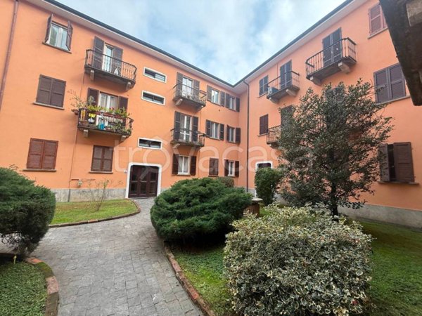 appartamento in vendita a Pavia in zona Centro Città