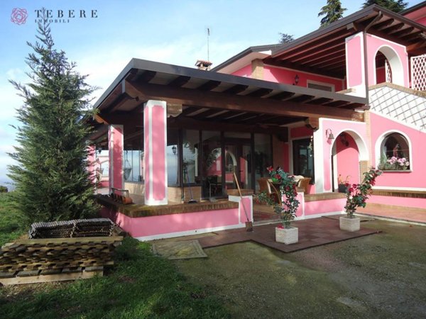 casa indipendente in vendita a Pietra de' Giorgi