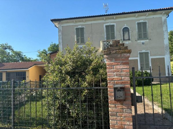 casa indipendente in vendita a Pietra de' Giorgi