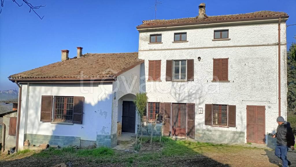 casa indipendente in vendita a Pietra de' Giorgi
