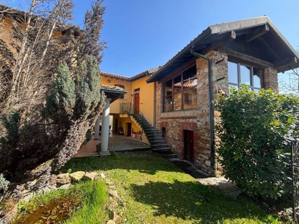 casa indipendente in vendita a Pietra de' Giorgi