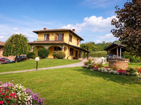 casa indipendente in vendita a Pietra de' Giorgi