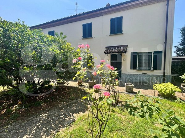 casa indipendente in vendita a Pietra de' Giorgi