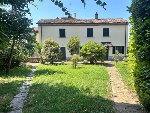 casa indipendente in vendita a Pietra de' Giorgi