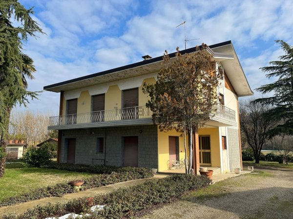 casa indipendente in vendita a Pietra de' Giorgi